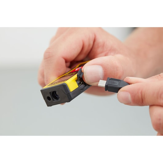 STANLEY STHT9-77425 laser distance measurer USB charging close-up